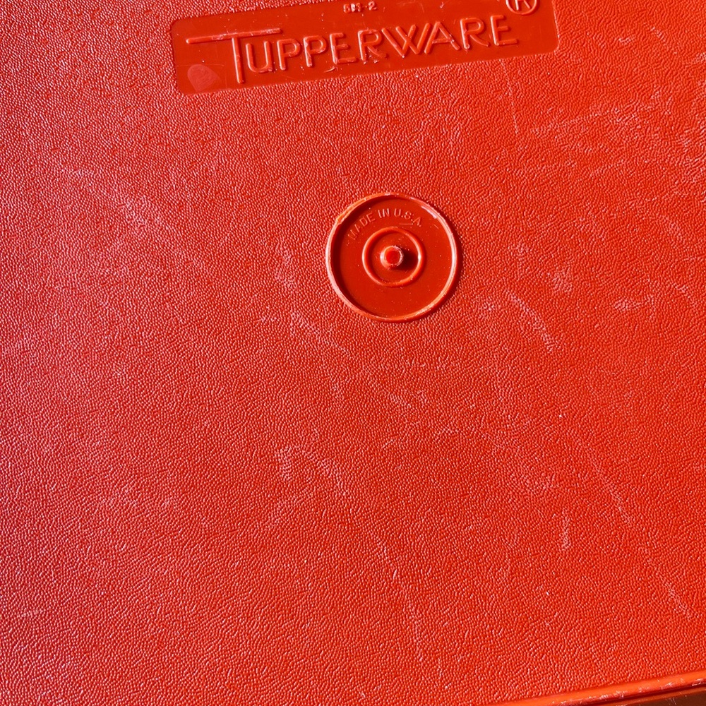 Square orange tupperware Storage Container - Picture 6 of 6
